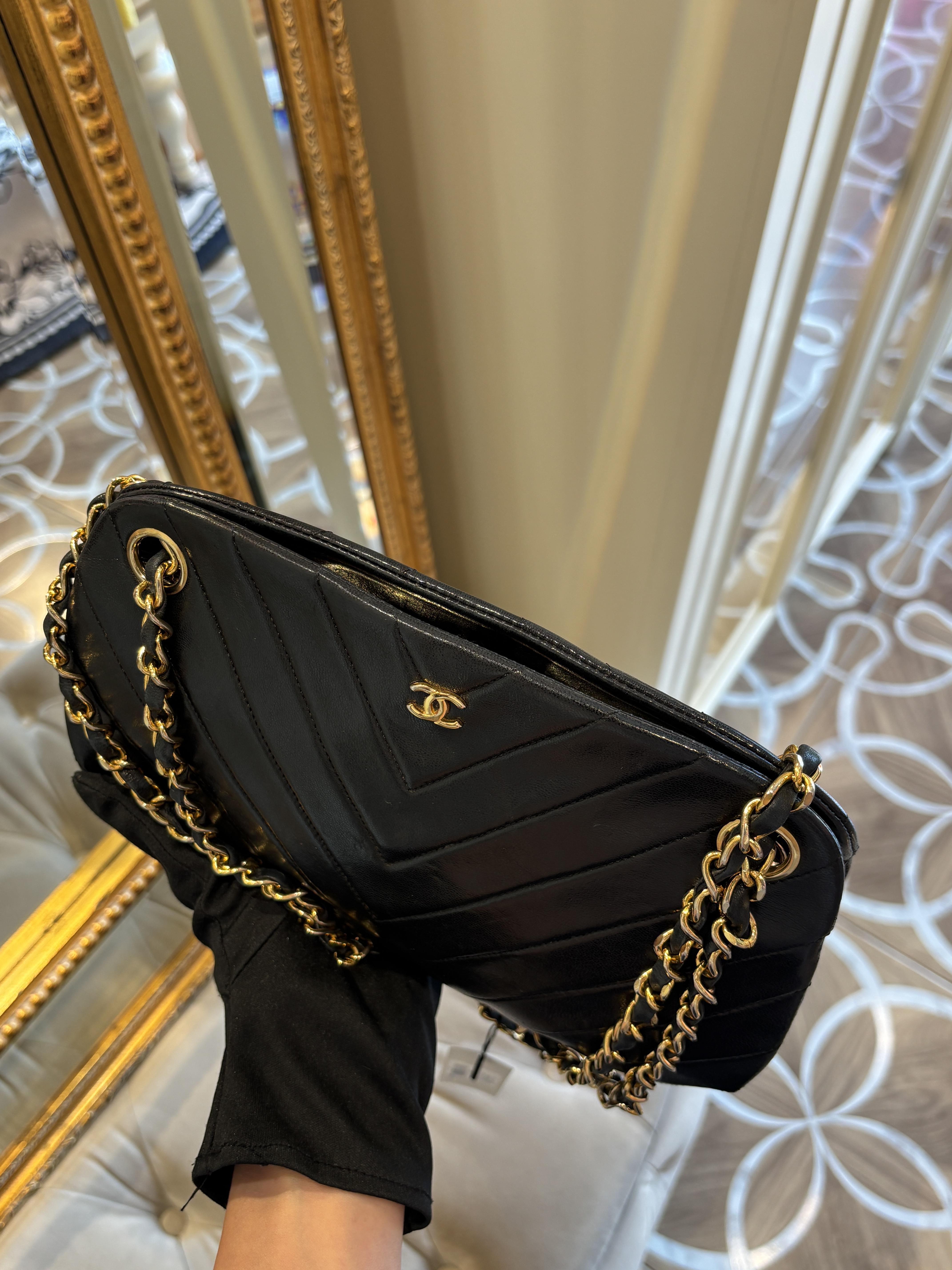 Chanel V型紋鏈條包