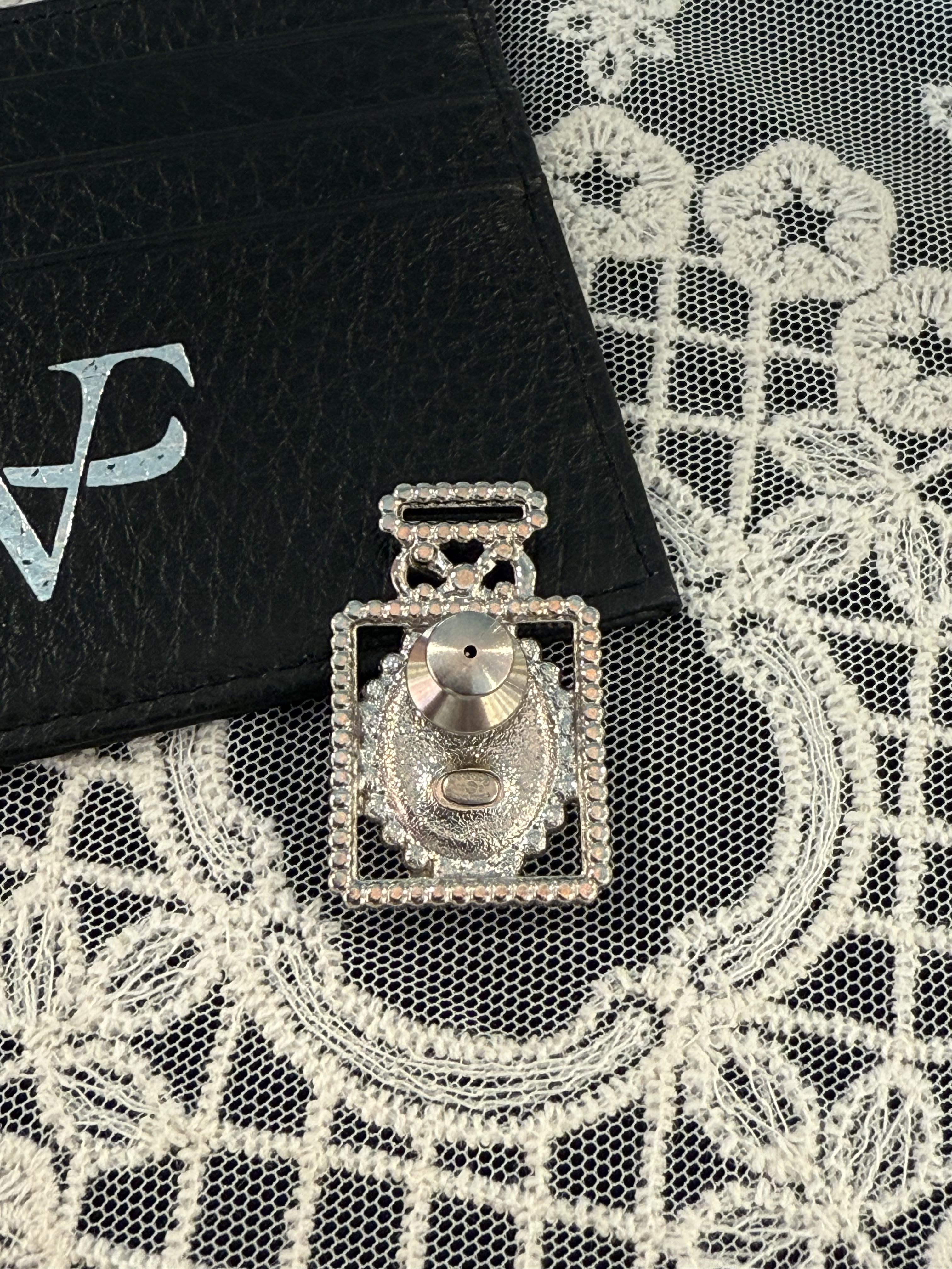 Chanel水鑽蝴蝶節香水瓶胸針