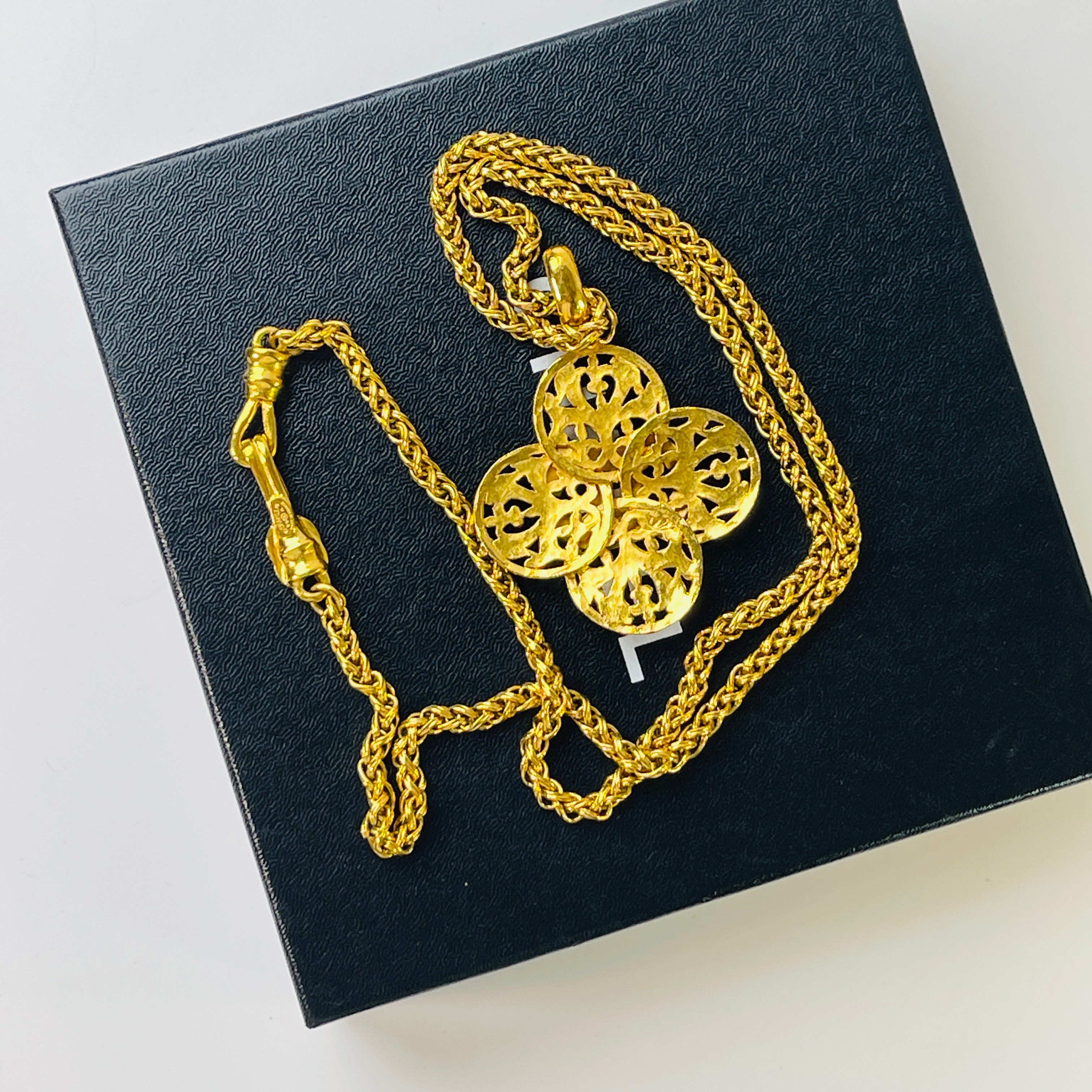 Chanel 大捕夢網毛衣鍊