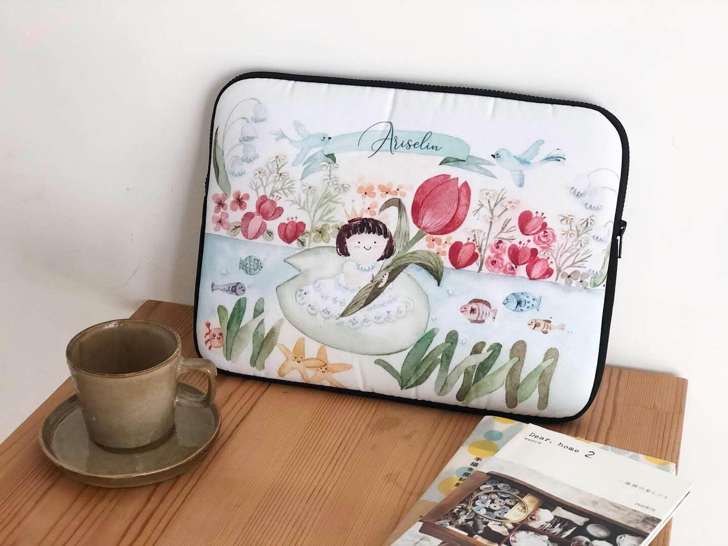 水彩跳上生活小物—我的拇指姑娘：筆電包｜Ariselin Design 水彩課｜