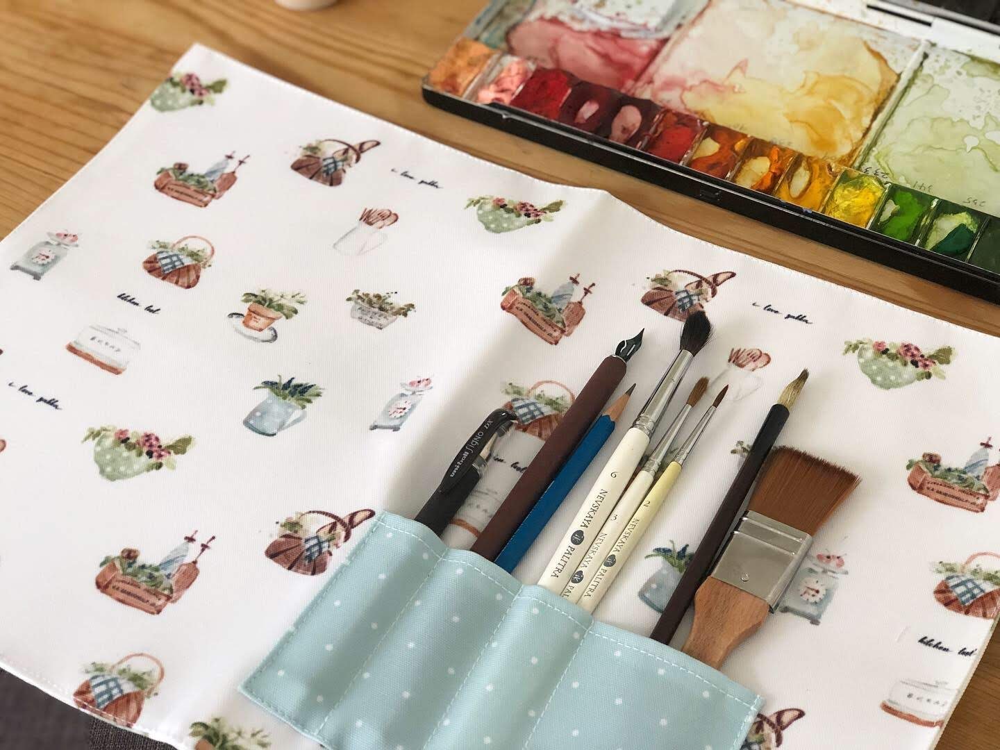 水彩跳上生活小物—水彩日常：畫筆／餐具袋（墊）｜Ariselin Design 水彩課｜