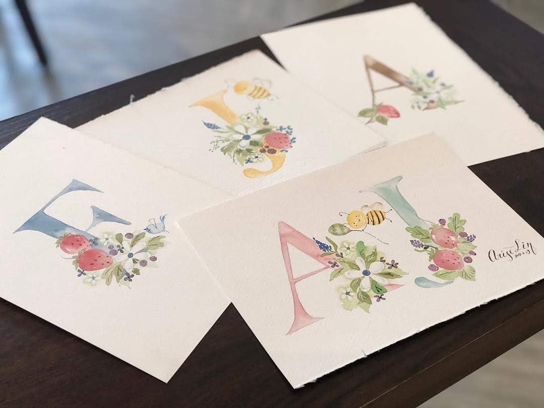 花卉裡的字母畫｜Ariselin Design 水彩課｜