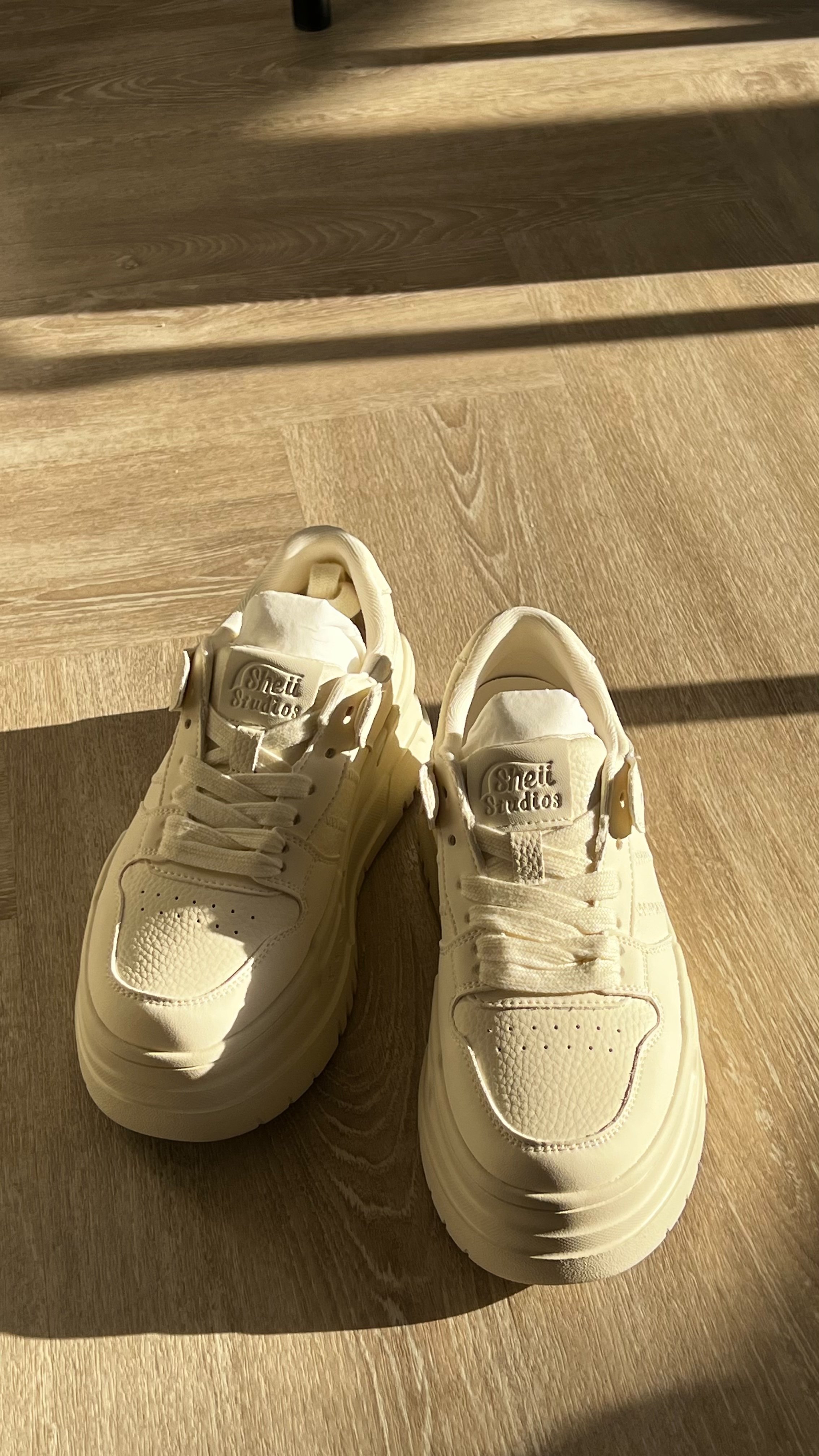 L115 輕盈厚底小白鞋