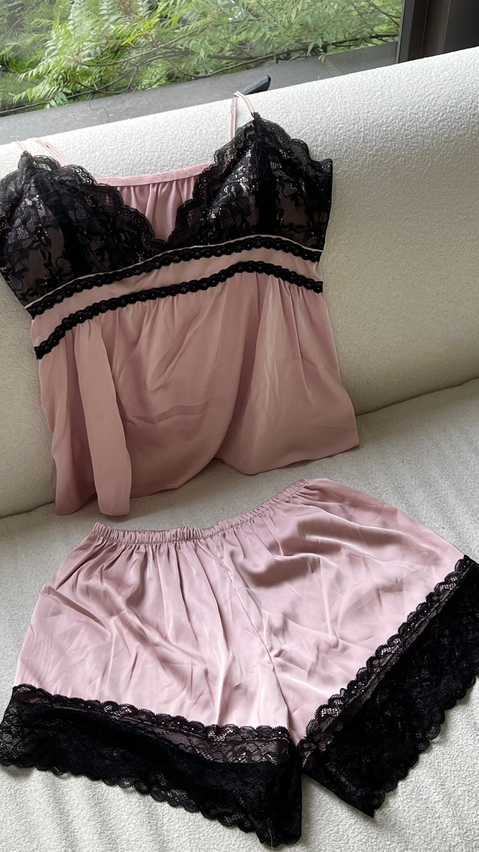 冰絲感蕾絲睡衣