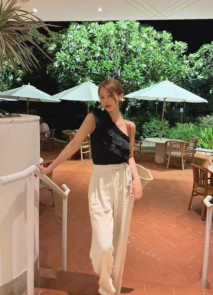 O20 正韓單邊落肩上衣