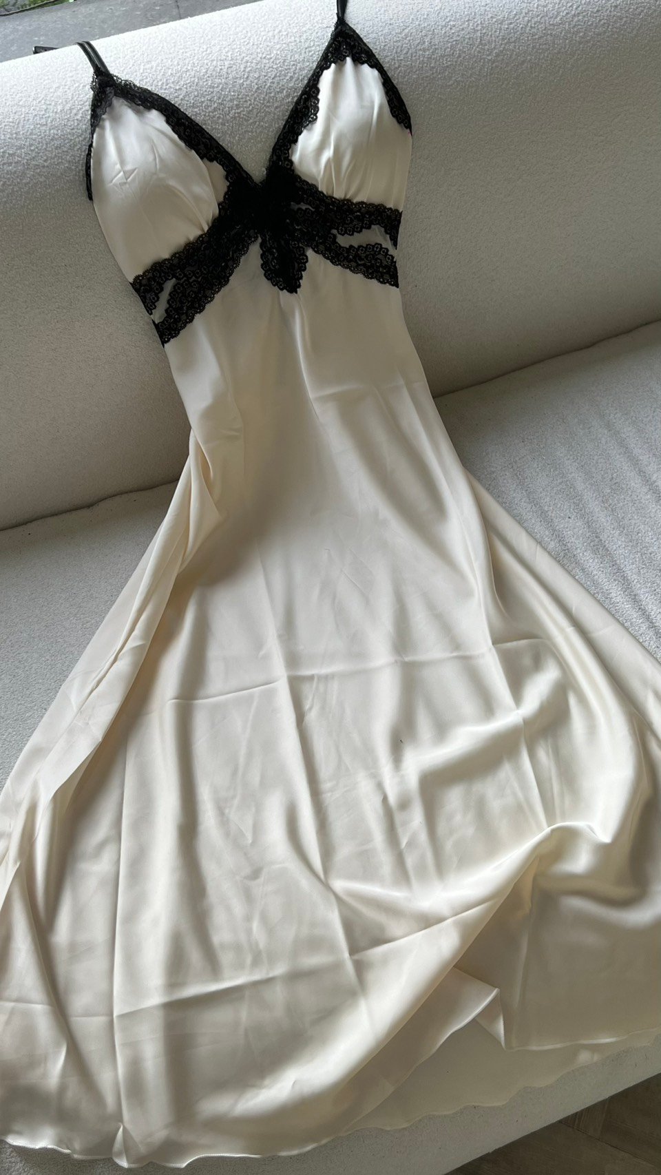 冰絲感蕾絲睡衣