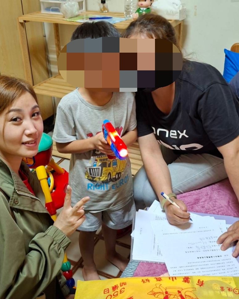 【十月關懷個案1】不到5坪的蝸居，承載著一位母親的堅強與心碎