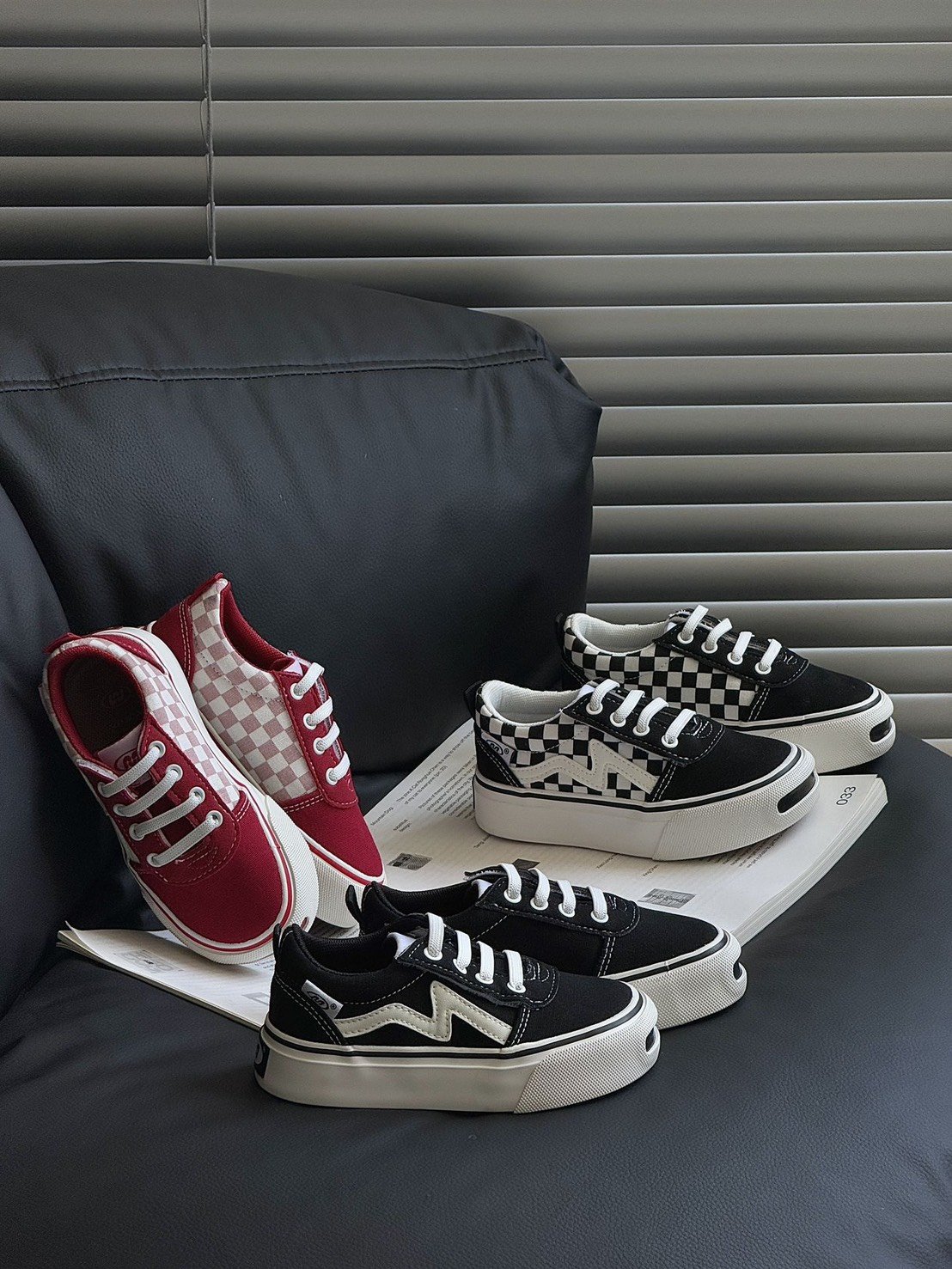 韓系百搭魔鬼氈滑板鞋