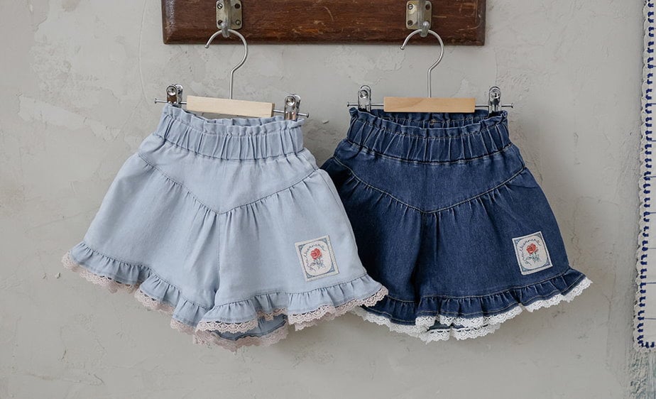 032321玫瑰花貼布牛仔短褲(兩色)