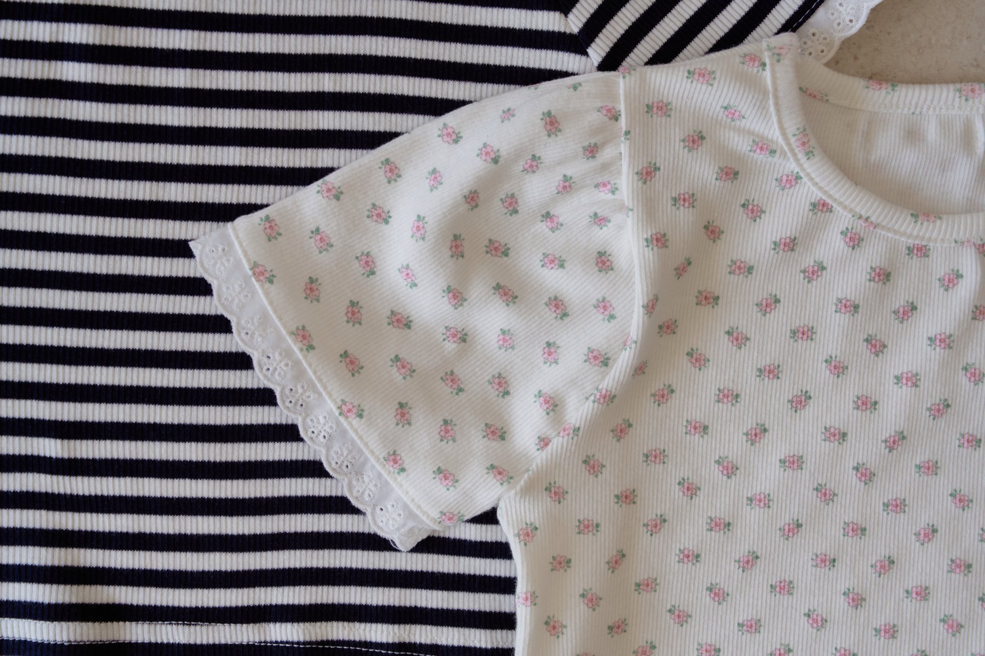 032706條紋花上衣(兩色)