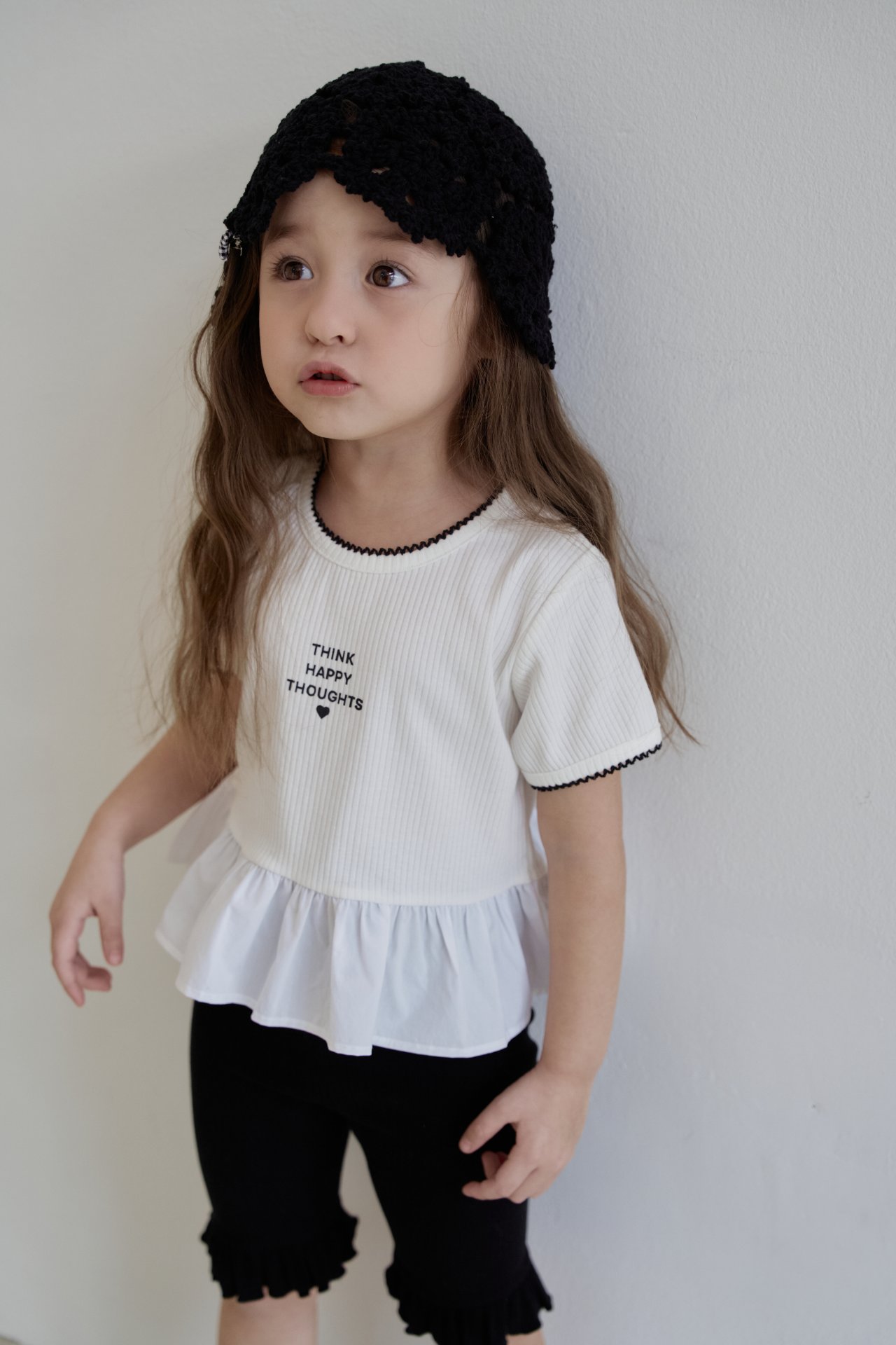 032710造型英文上衣(兩色)