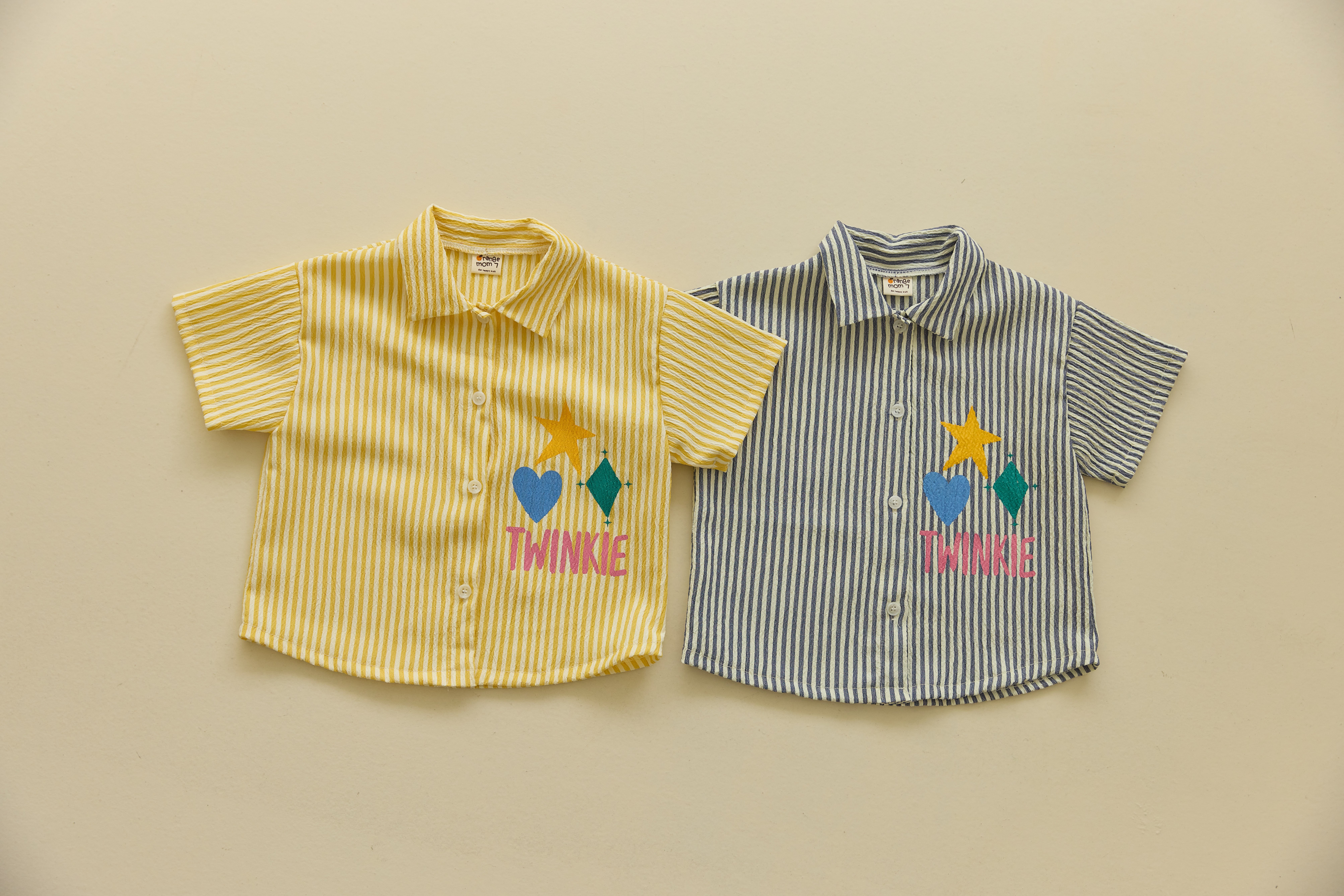 042315翻領直紋上衣(兩色)