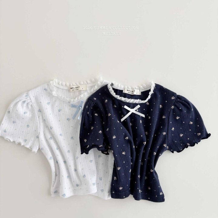 040131花邊領花上衣(兩色)