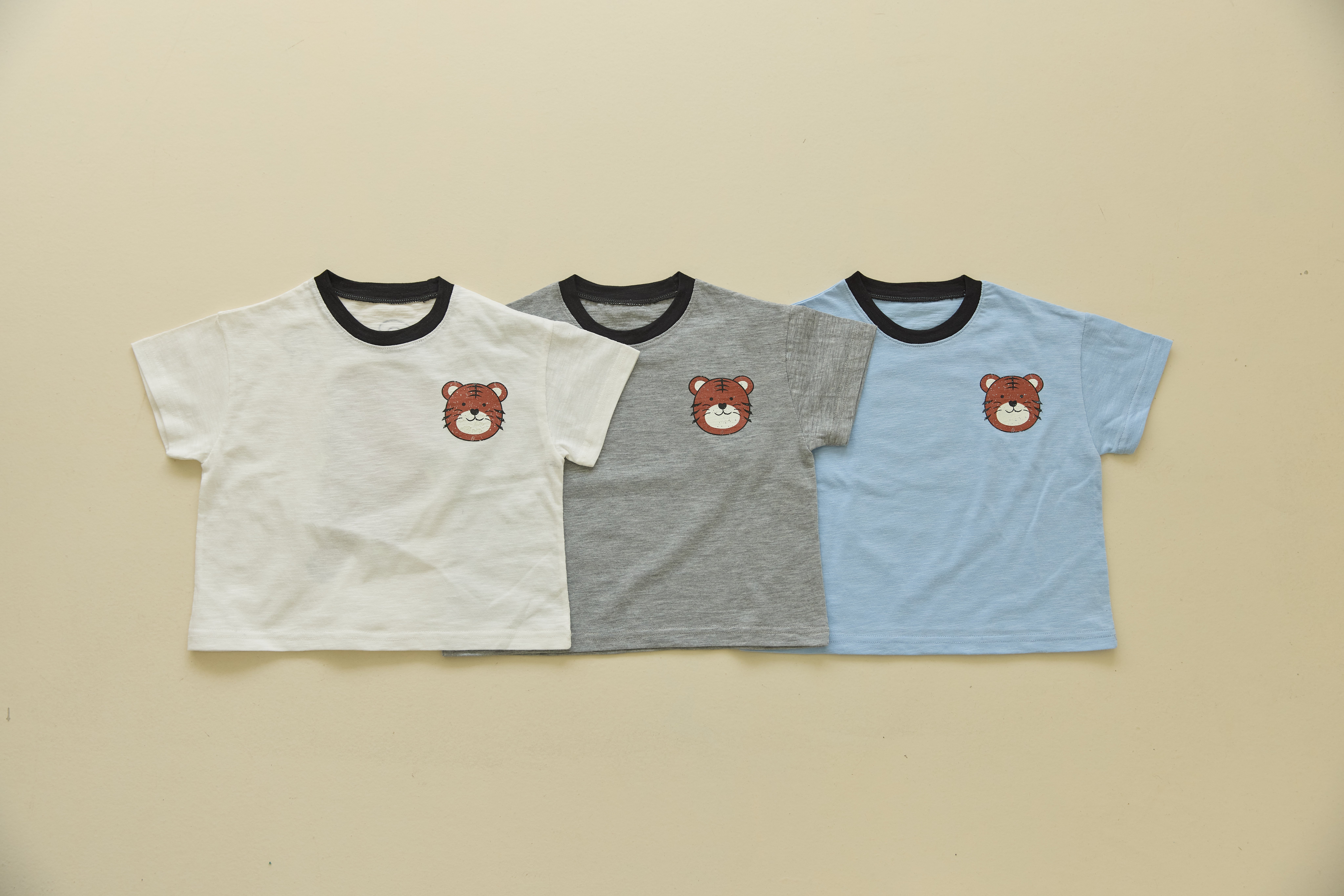 042361老虎上衣(三色)