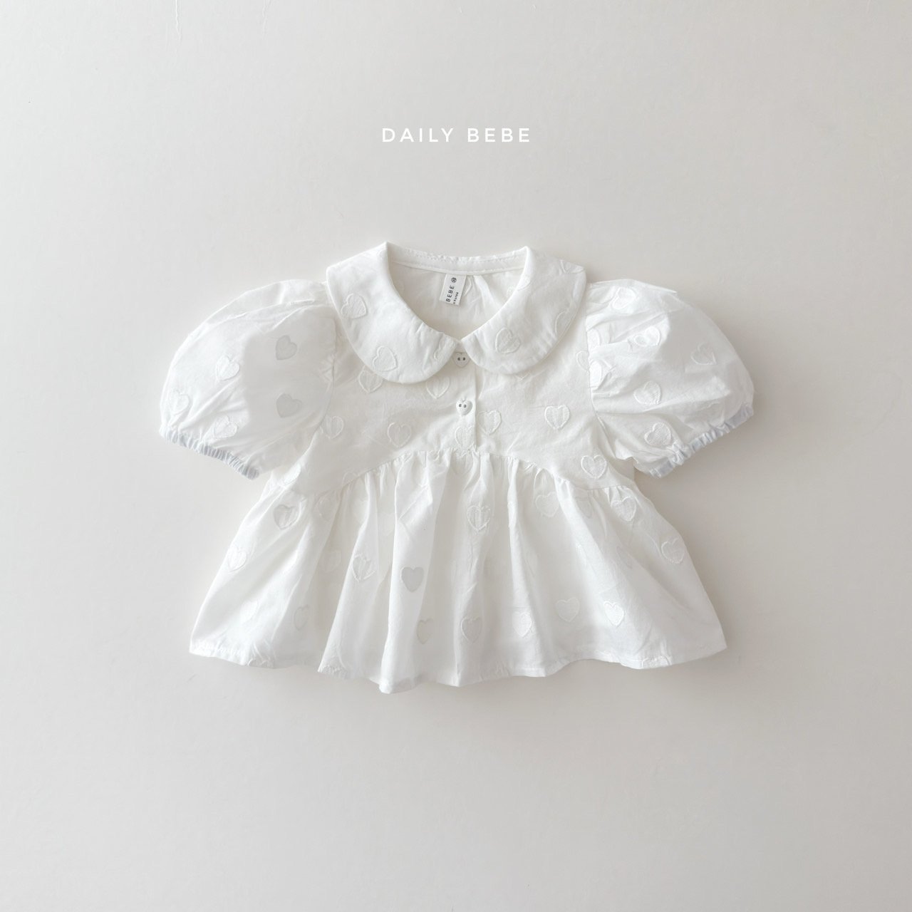 042522翻領白上衣