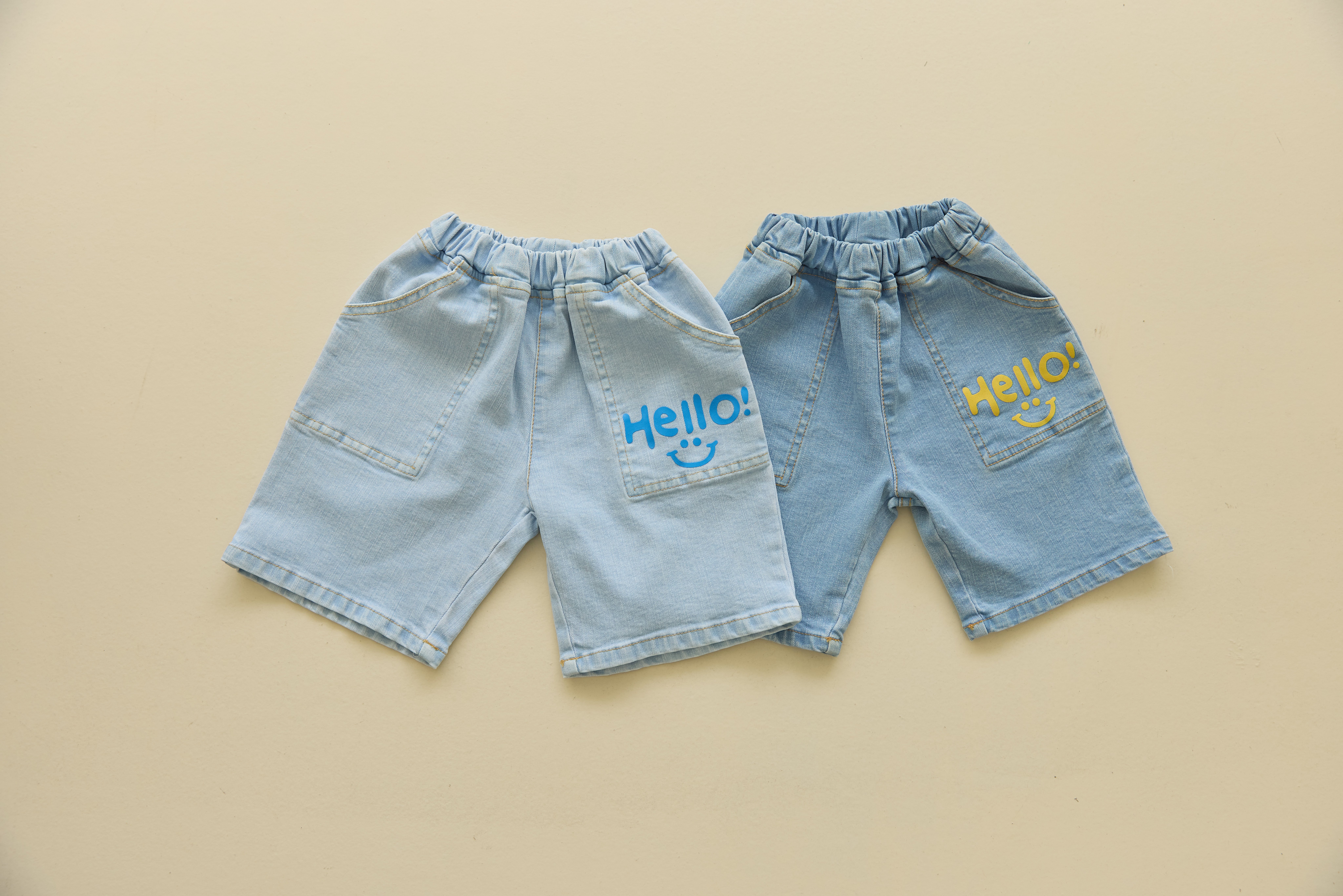 042342哈囉英文牛仔短褲(兩色)