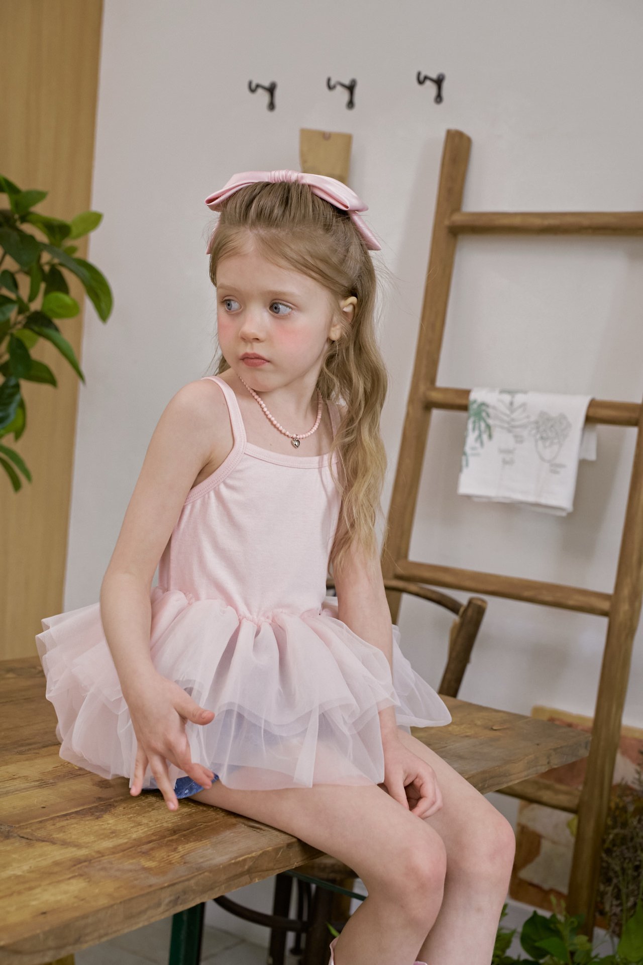 042203細肩造型上衣(兩色)