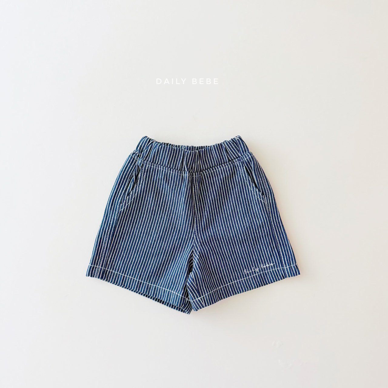 042527牛仔短褲(兩色)