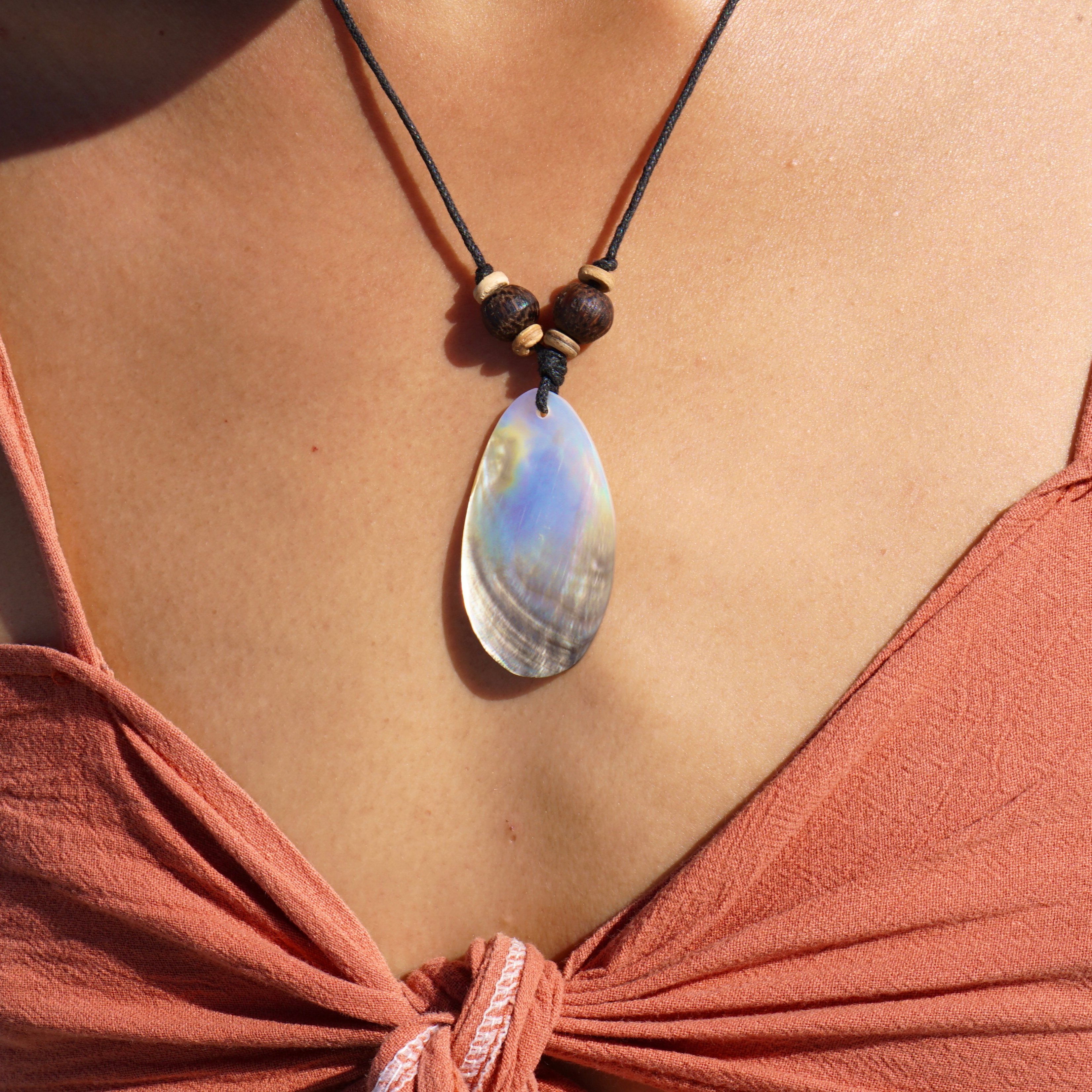 Oya Ocean 彩虹鮑魚貝殼項鍊