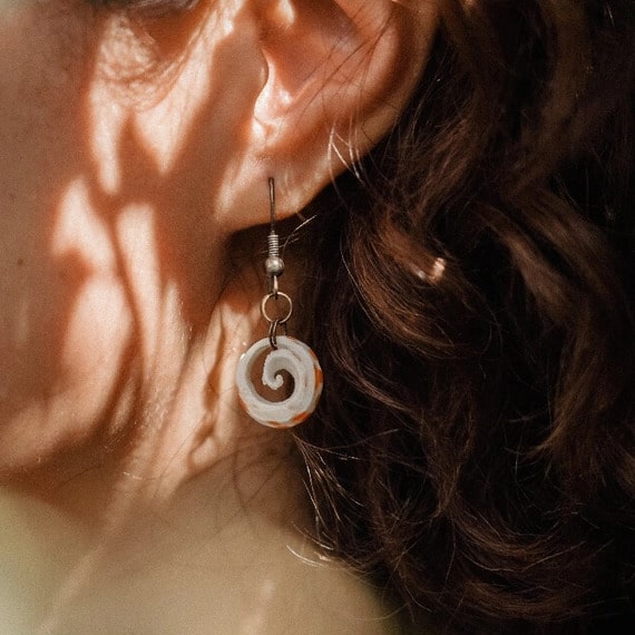 舞動浪花耳環-貝殼經典款