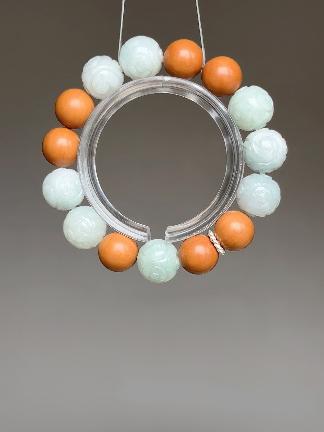 【靈犀佈局．金錢歸位】 Rosa.G 翡翠錢幣 x 天然猴頭核桃精雕手鍊