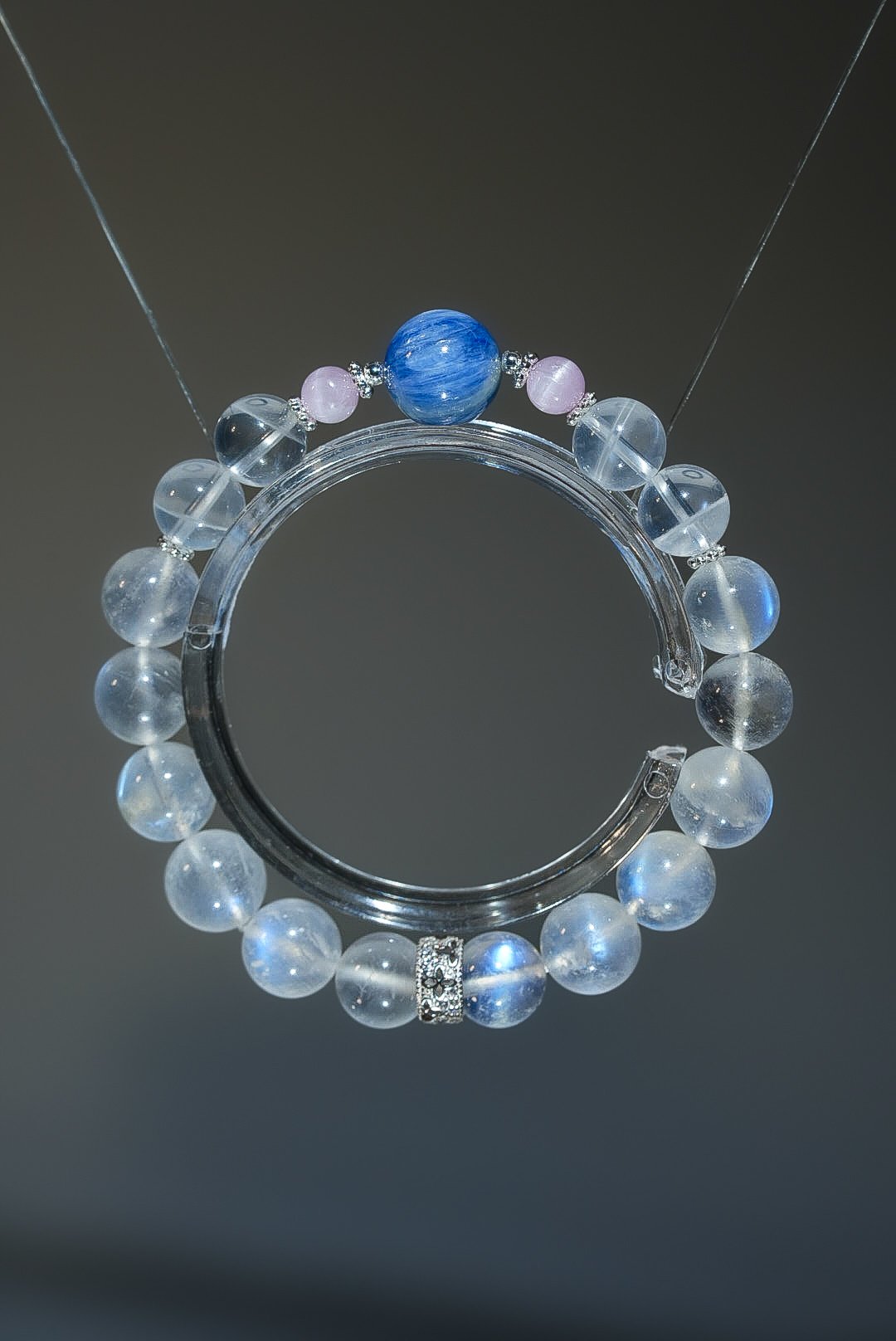 【冰川對焦．直覺掠奪】 Rosa.G 星光白幽靈 x 藍晶石 x 藍月光 x 紫鋰輝設計手鍊