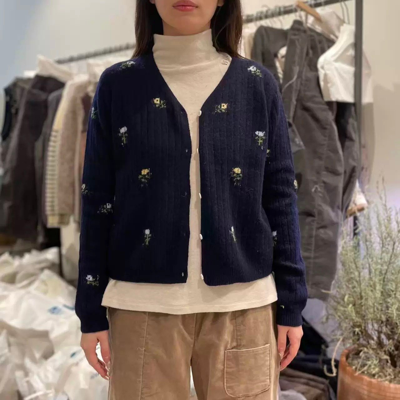 小花羊毛針織外 26010704