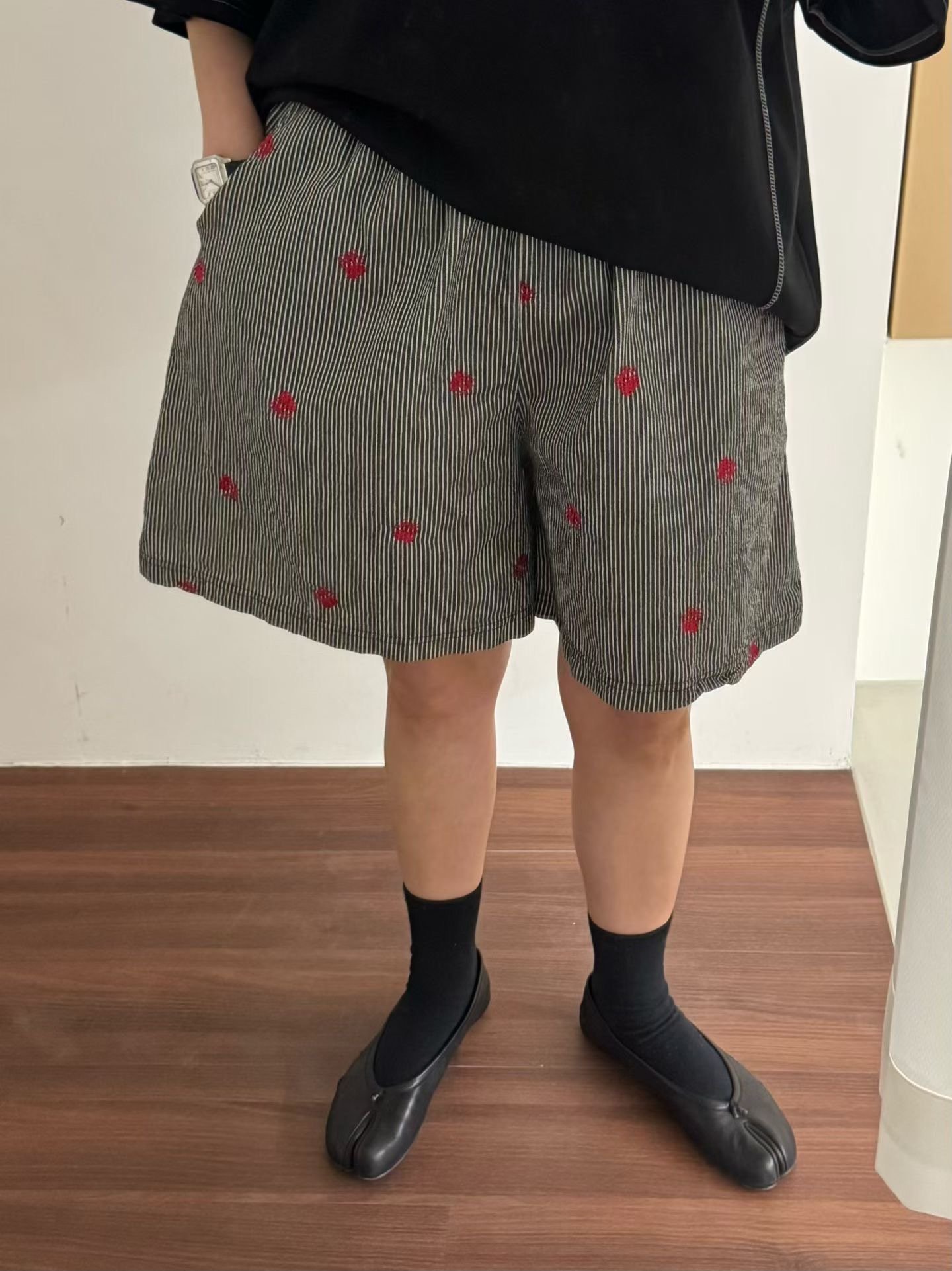 直條紋刺繡短褲 26040912