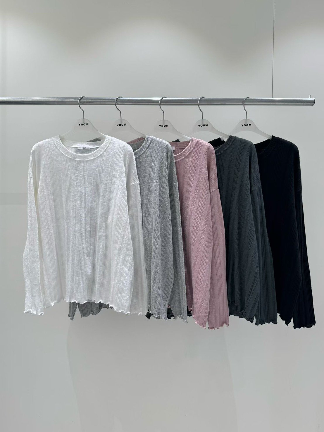 木耳邊坑條上衣 26011505