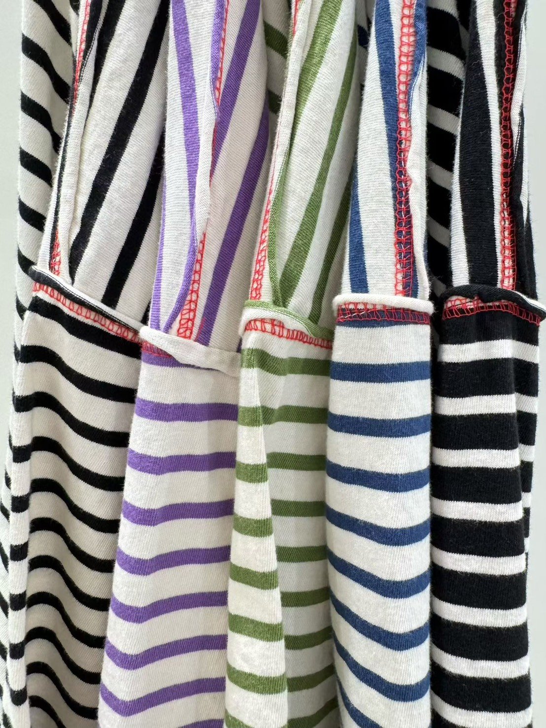 紅色拷克條紋踢 26011506