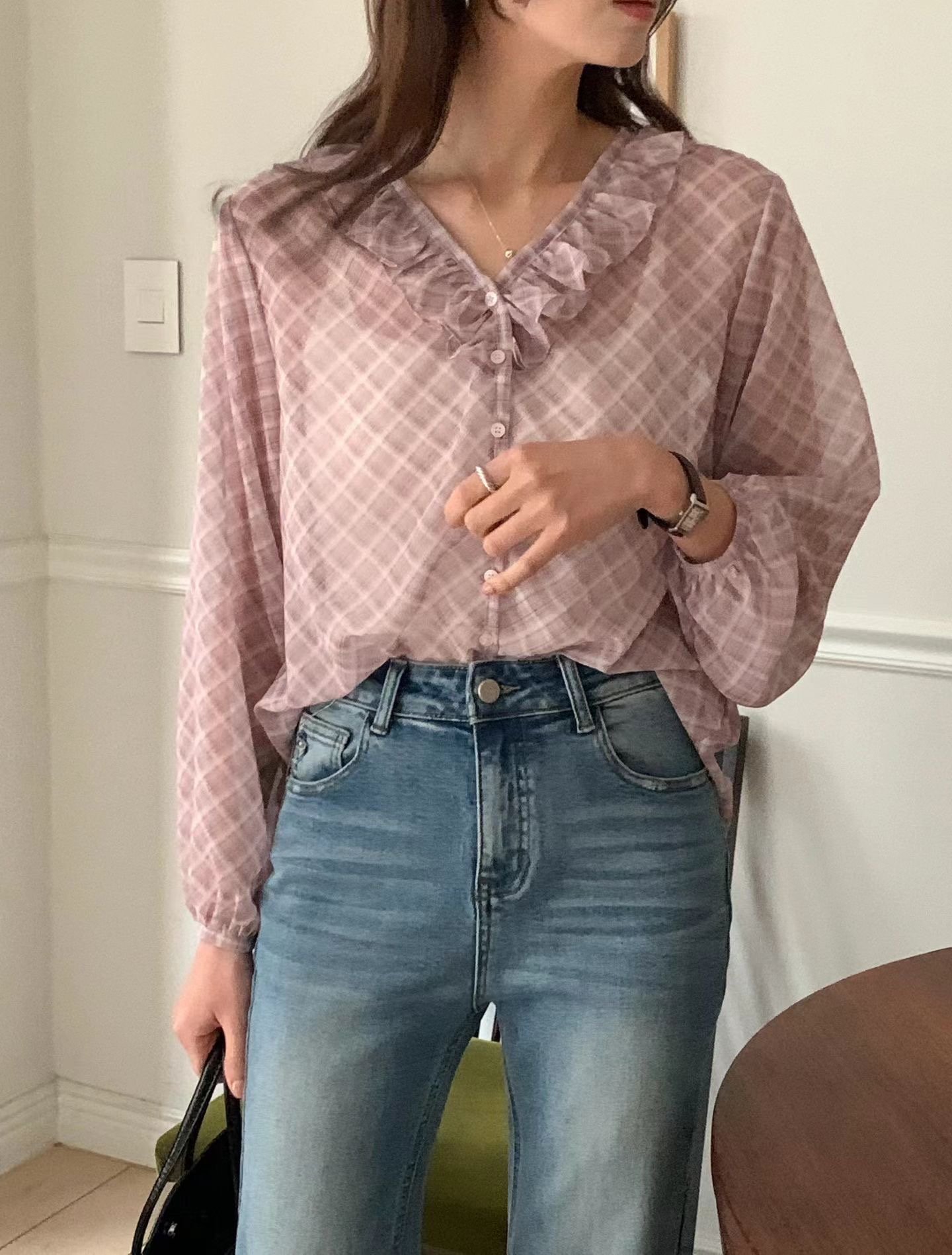 格紋荷葉領雪紡上衣