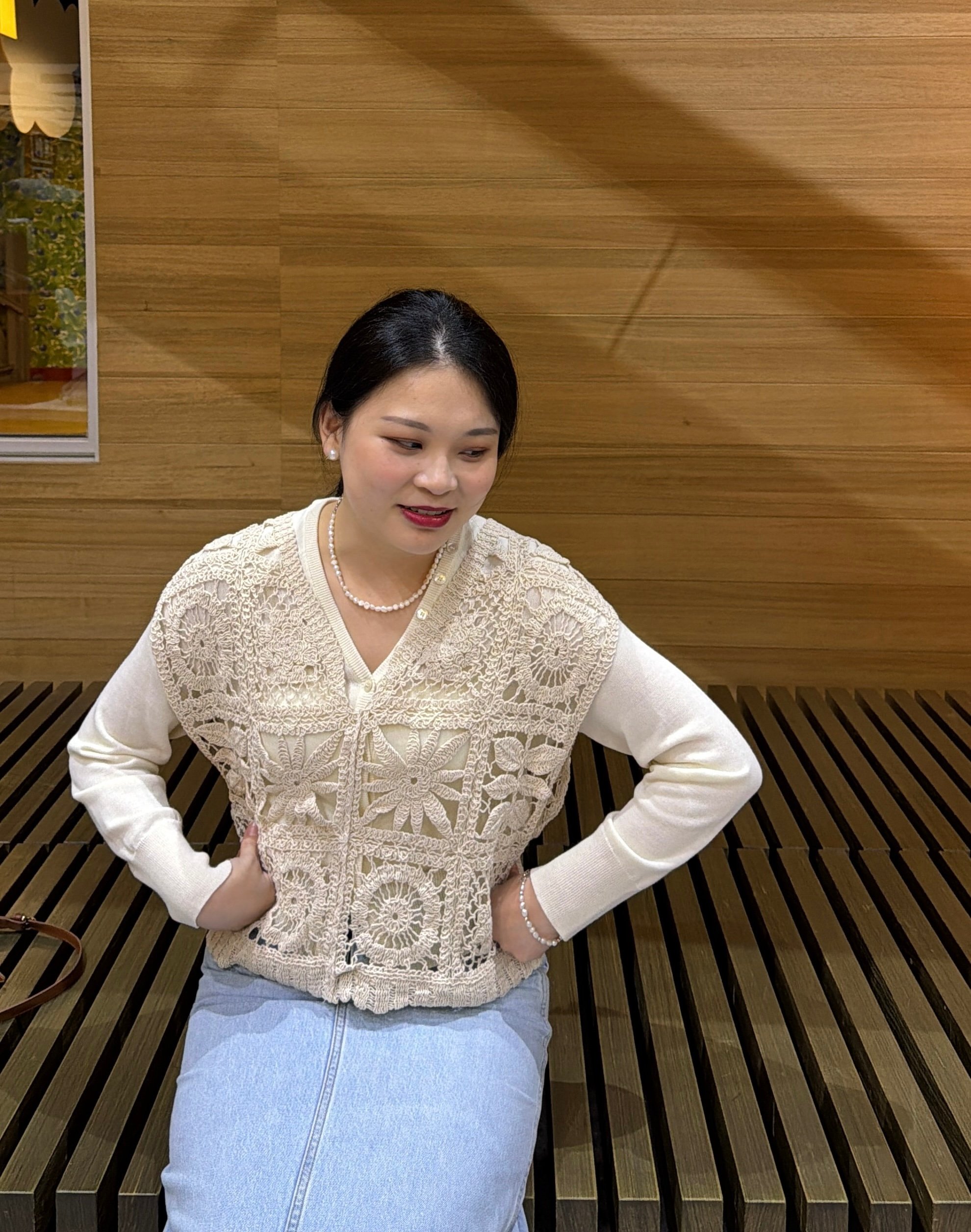 氣質鏤空刺繡短版背心