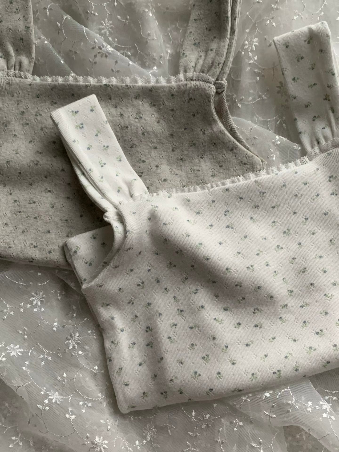 法式小碎花蕾絲滾邊背心