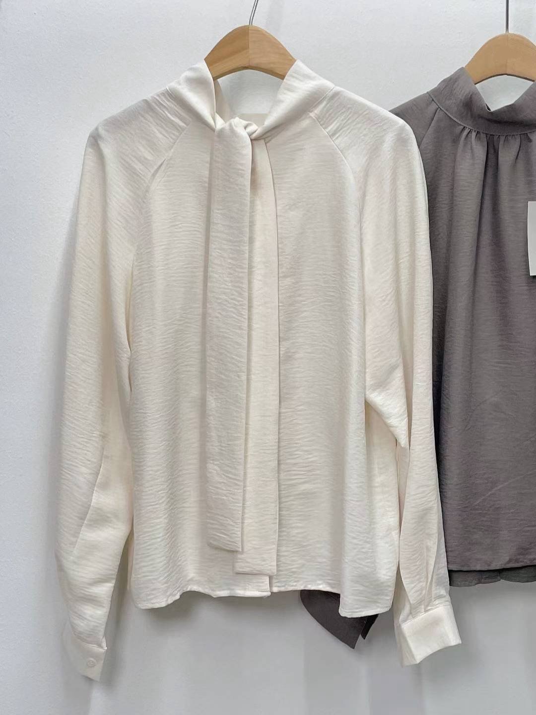 柔光褶皺兩穿上衣