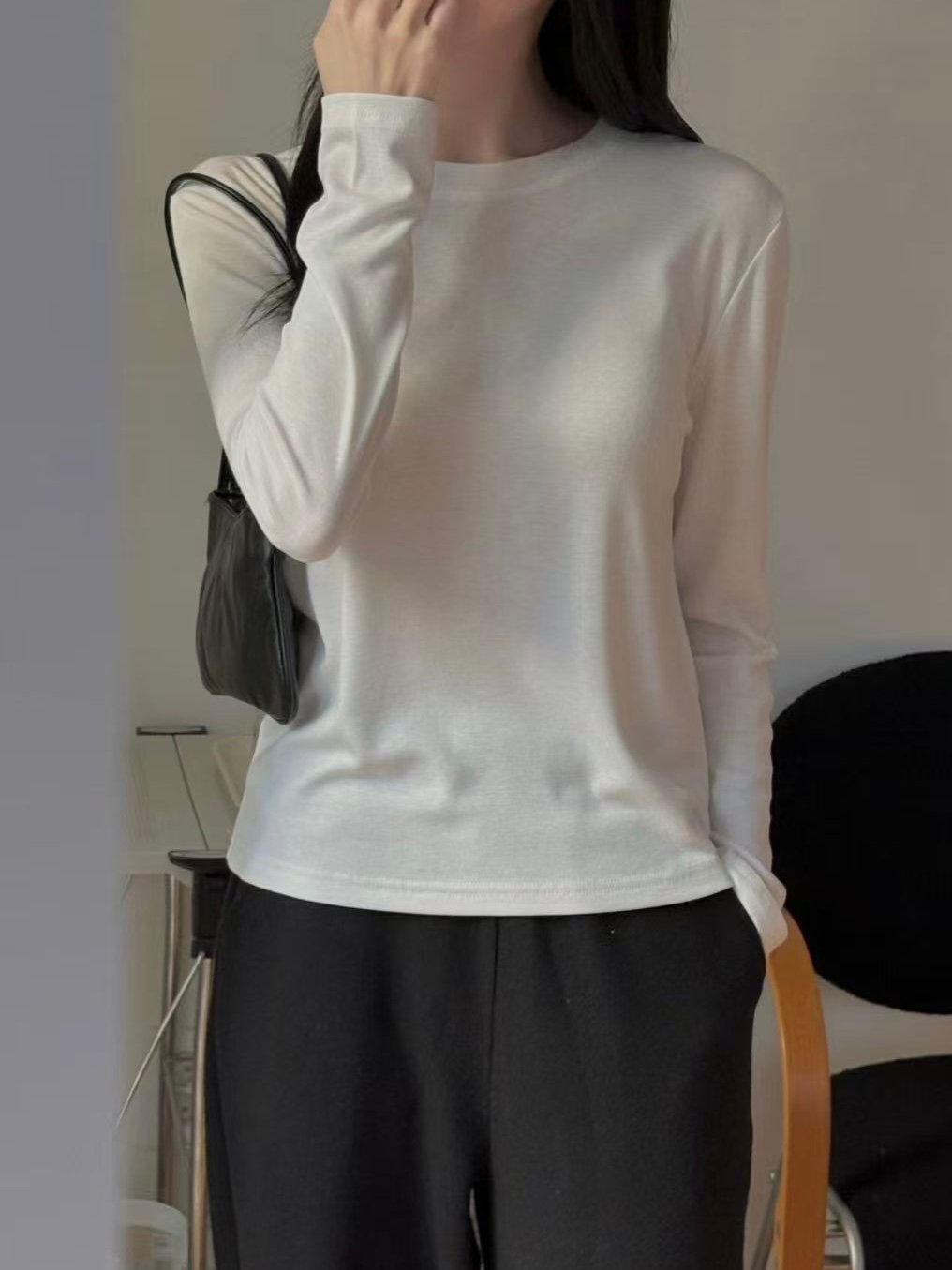 日常必備・柔軟圓領內搭上衣