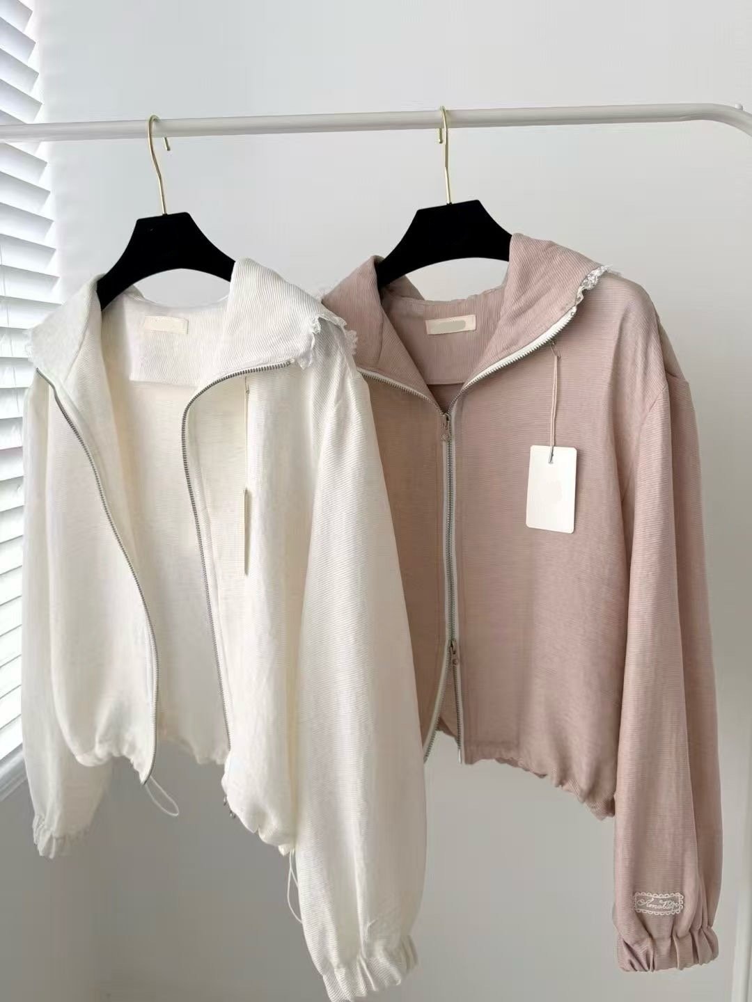 拼紗滾邊連帽短版外套