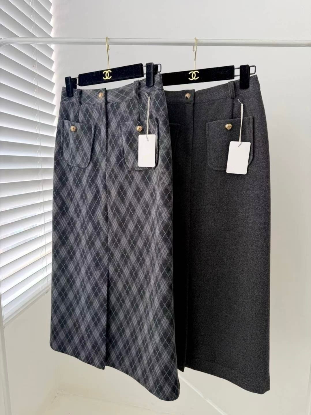 毛呢前開衩修身長裙