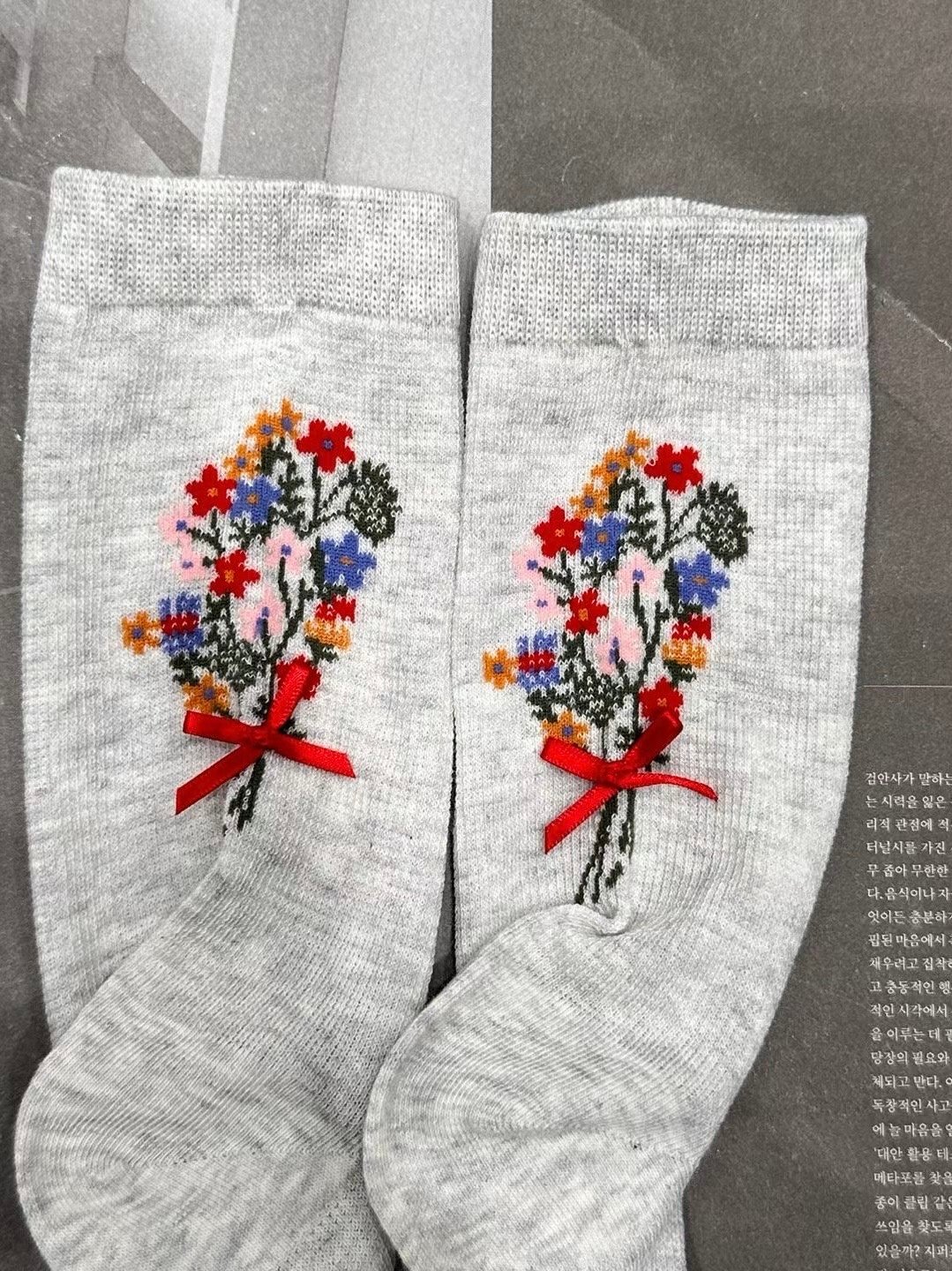 後置花束刺繡中筒襪