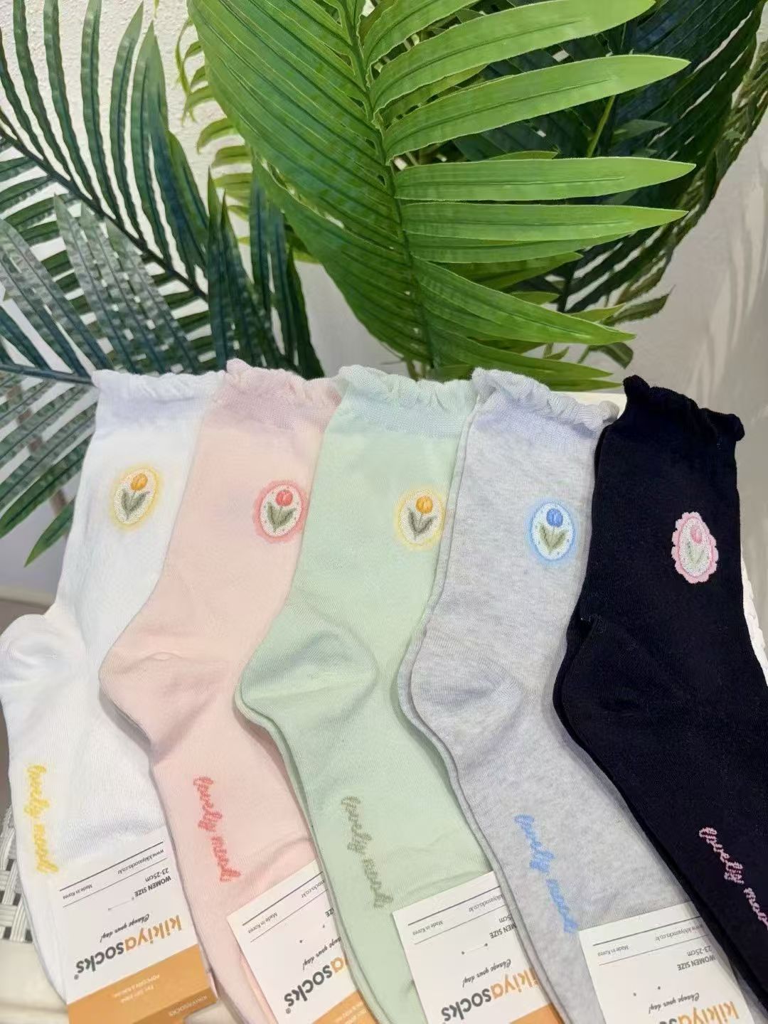 鬱金香刺繡捲邊中筒襪