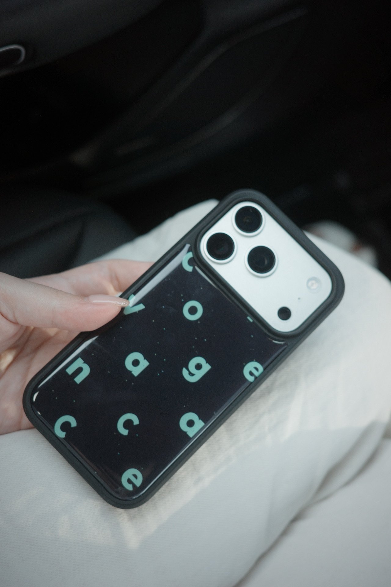 薄荷綠的滴膠英文字呢