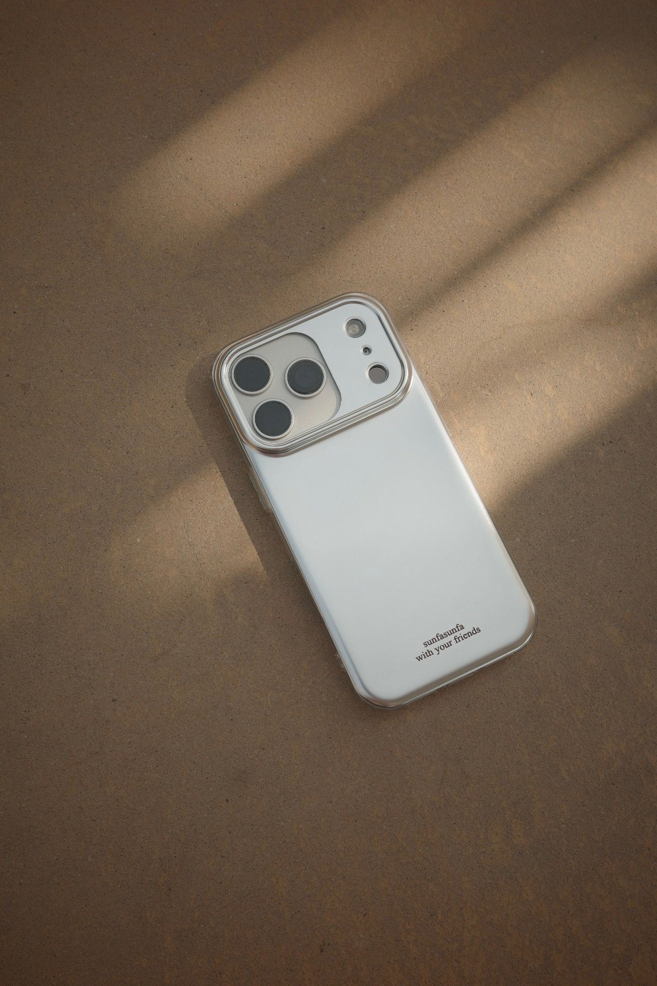 經典霧光感素殼