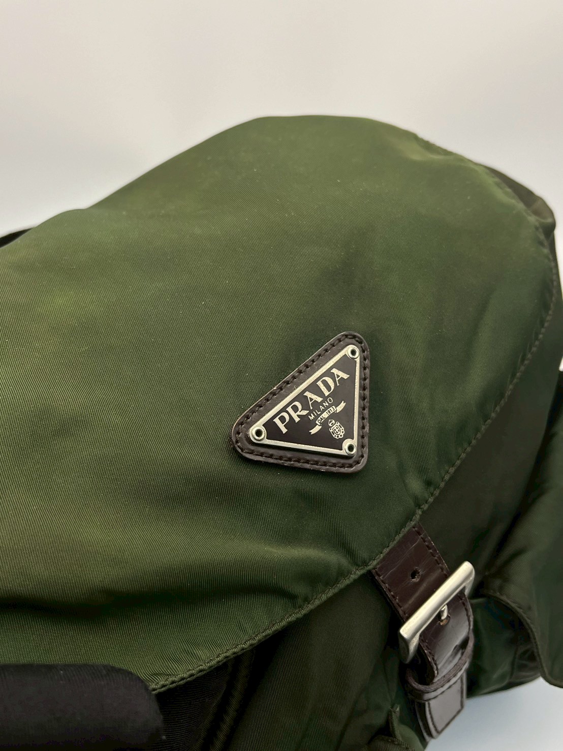 Prada尼龍降落傘包