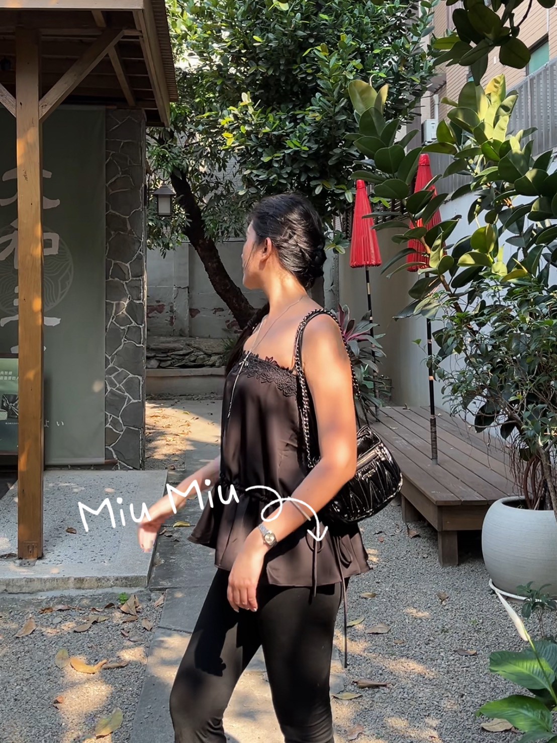 Miu Miu漆皮小方包