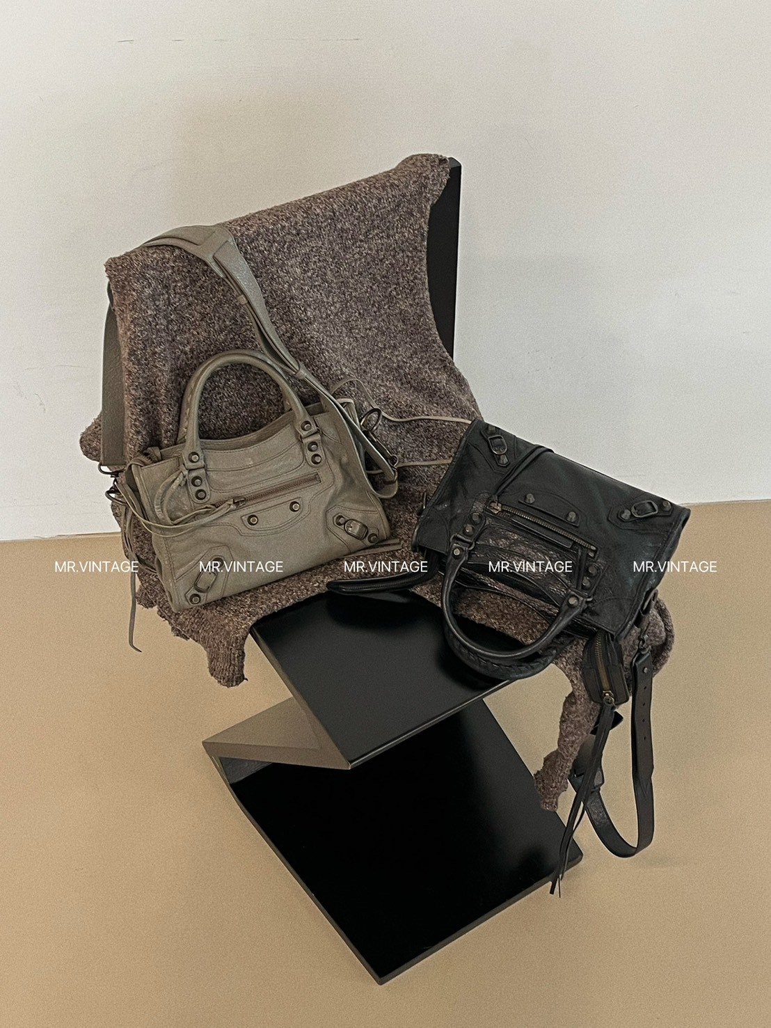 Balenciaga 迷你機車包