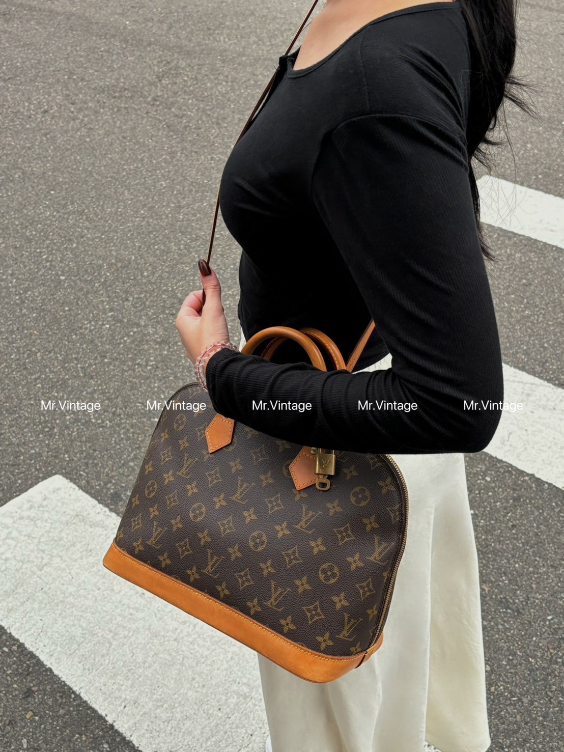 Louis Vuitton Alma貝殼包