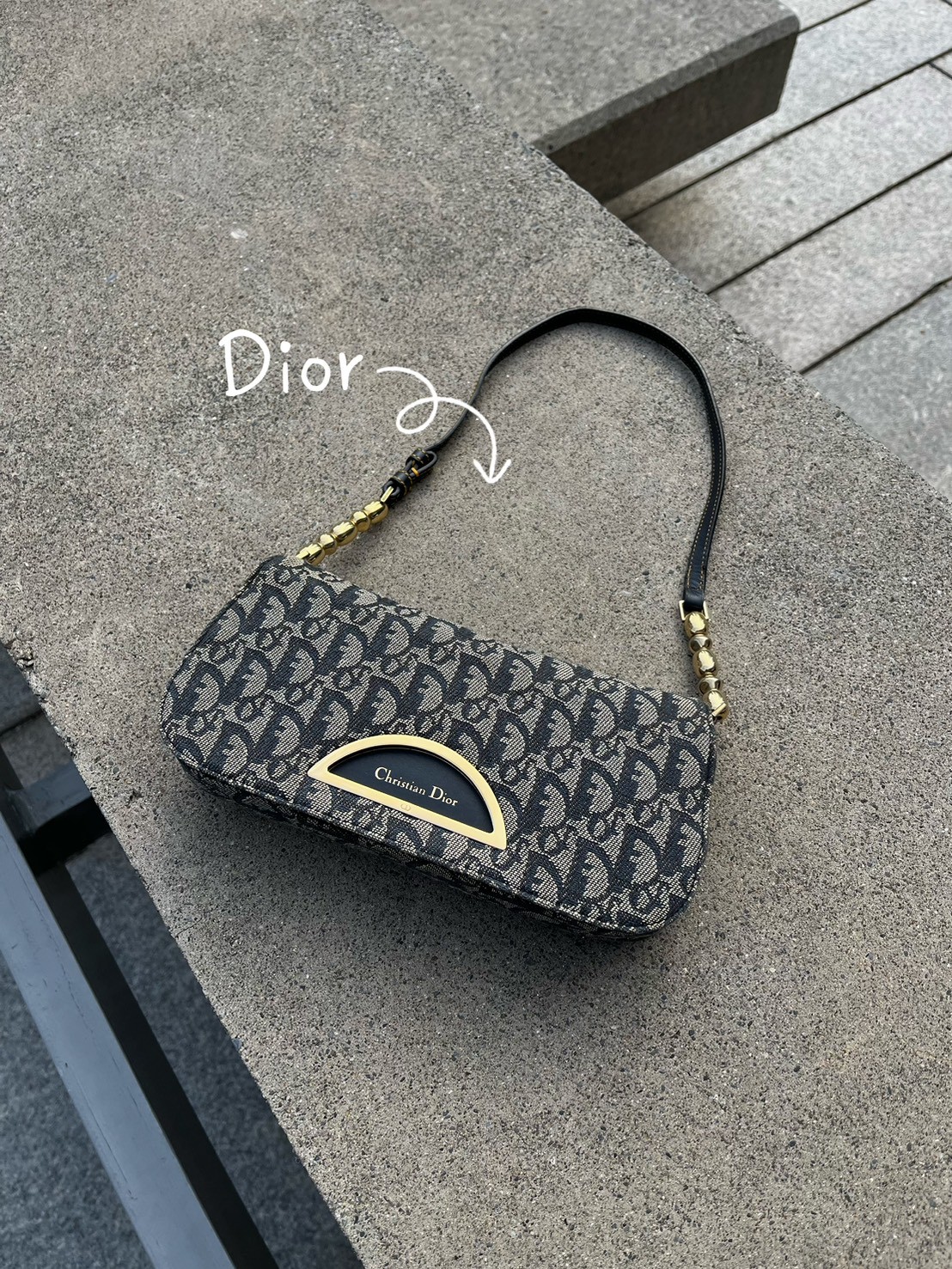Dior老花月牙包(Jisoo同款)
