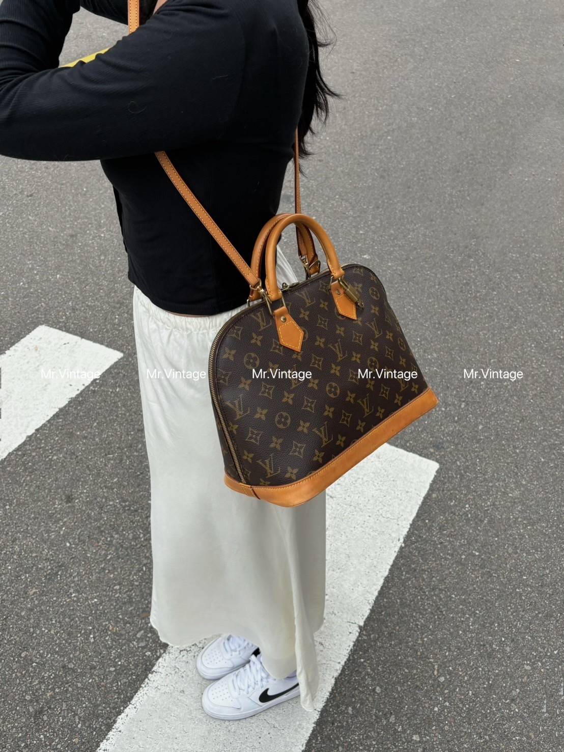 Louis Vuitton Alma貝殼包