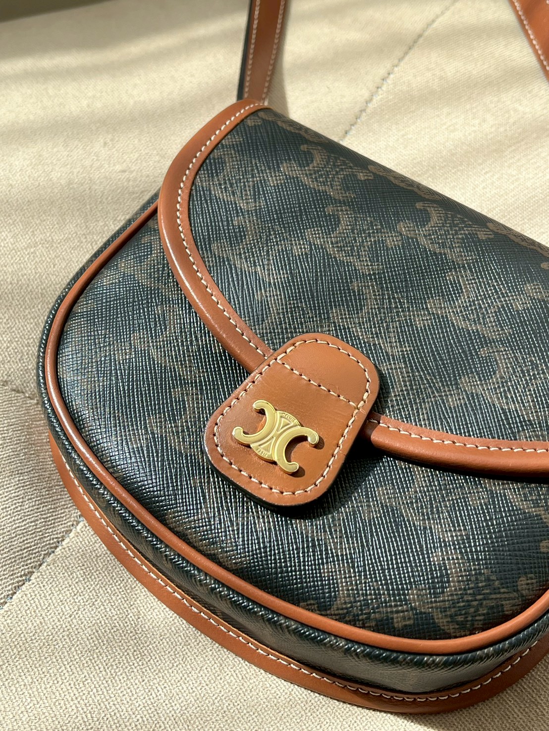 Celine凱旋門馬鞍包