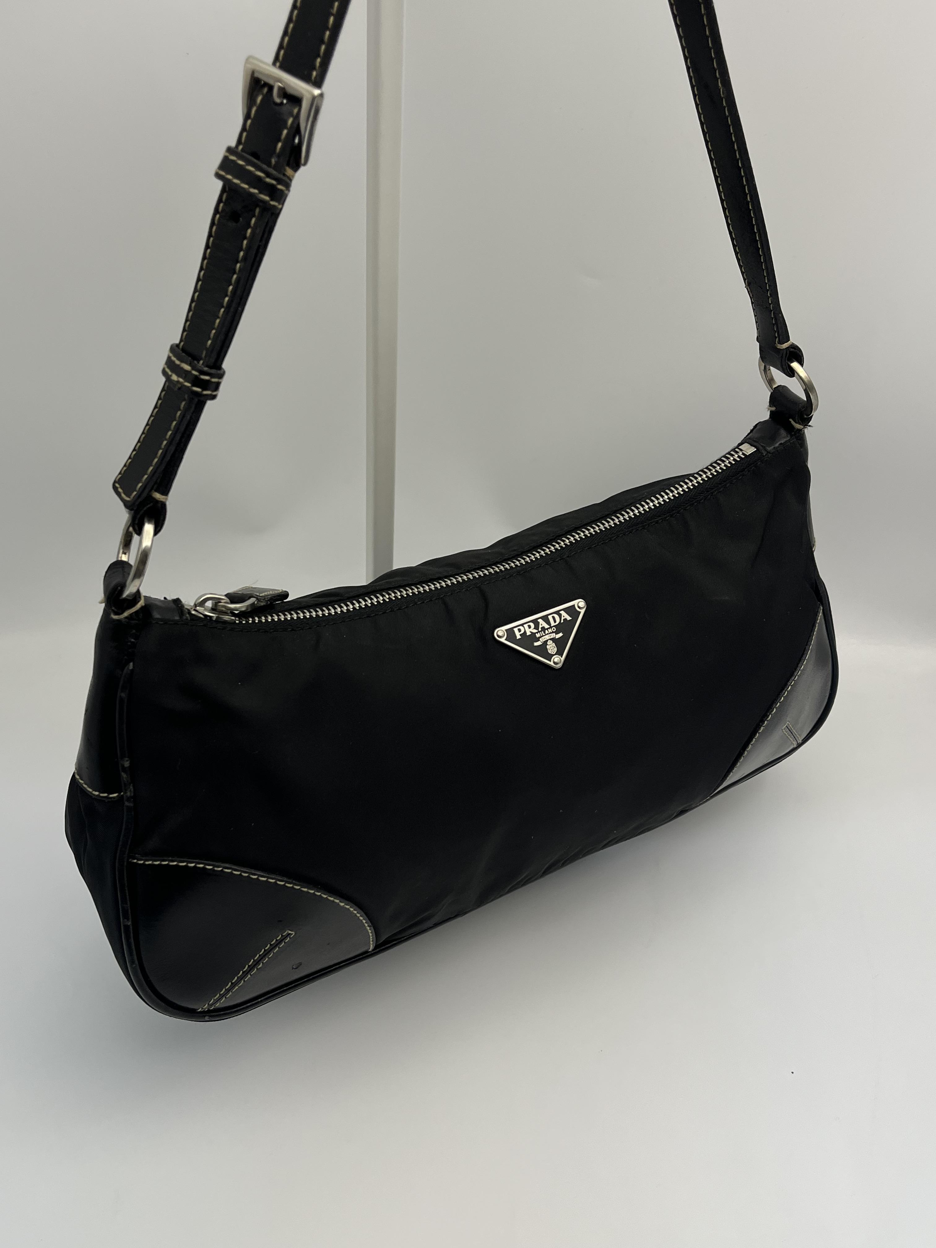 Prada尼龍肩背包