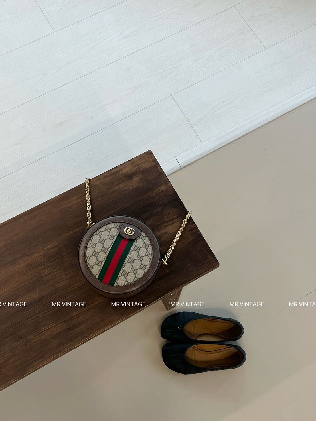 Gucci老花圓餅包